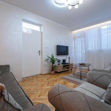 Clock Tower Lux Apartment Подгориця Екстер'єр фото